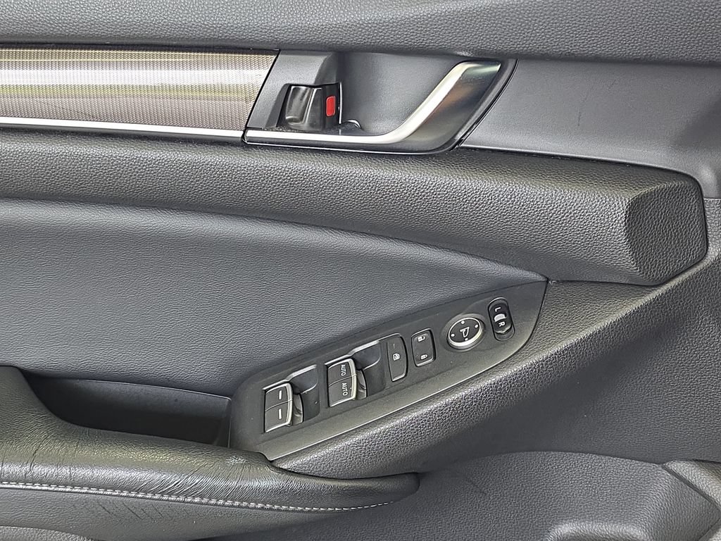 Used 2018 Honda Accord Sport image 28