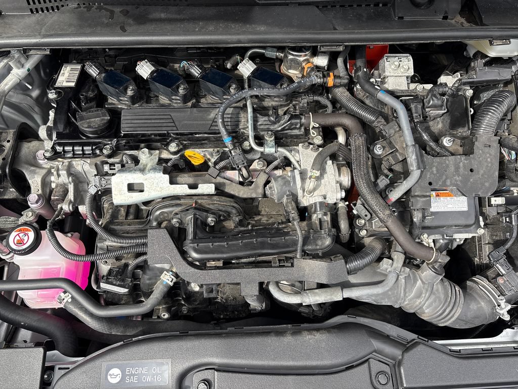 Used 2025 Toyota Prius LE FWD image 3