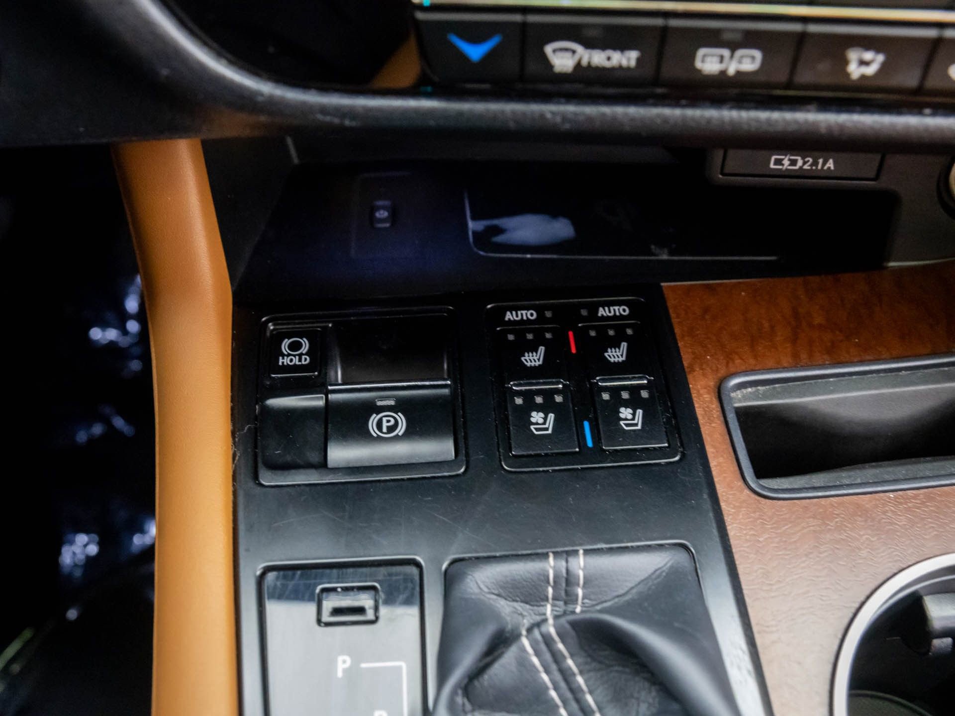 Used 2022 Lexus RX 350L Premium w/ Premium Package image 28