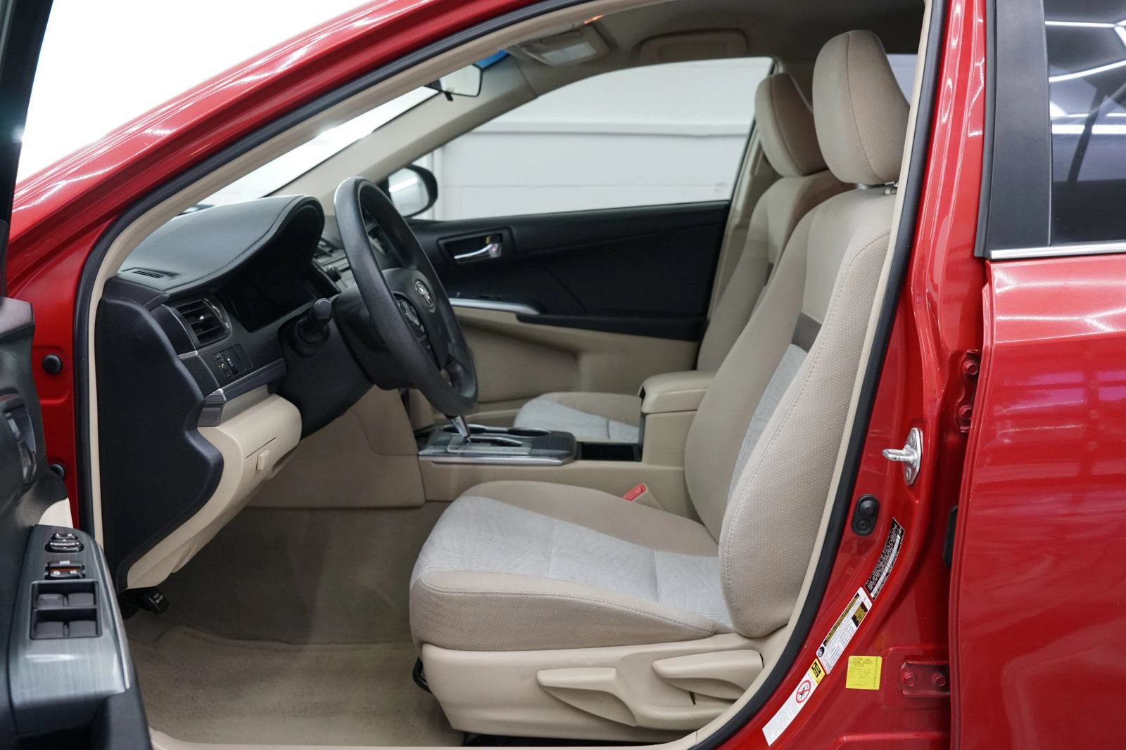 Used 2012 Toyota Camry LE w/ Preferred Accessory Pkg FWD image 22