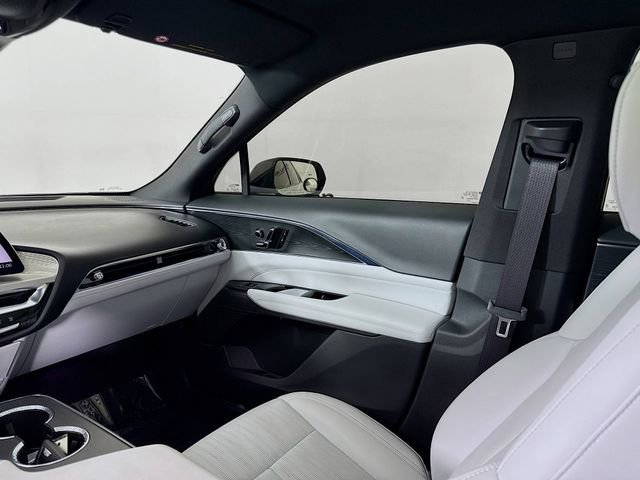 Used 2024 Cadillac Lyriq Luxury image 25