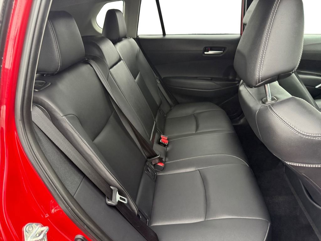 Used 2022 Toyota Corolla Cross XLE w/ Convenience Package image 18