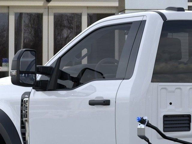 New 2026 Ford F550 2WD Regular Cab Super Duty w/ XL Chrome Package image 20