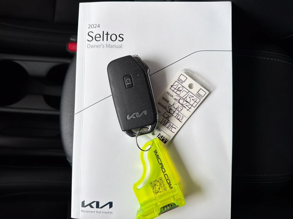 Used 2024 Kia Seltos EX FWD image 36
