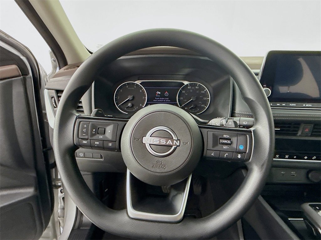 Used 2023 Nissan Rogue SV image 12