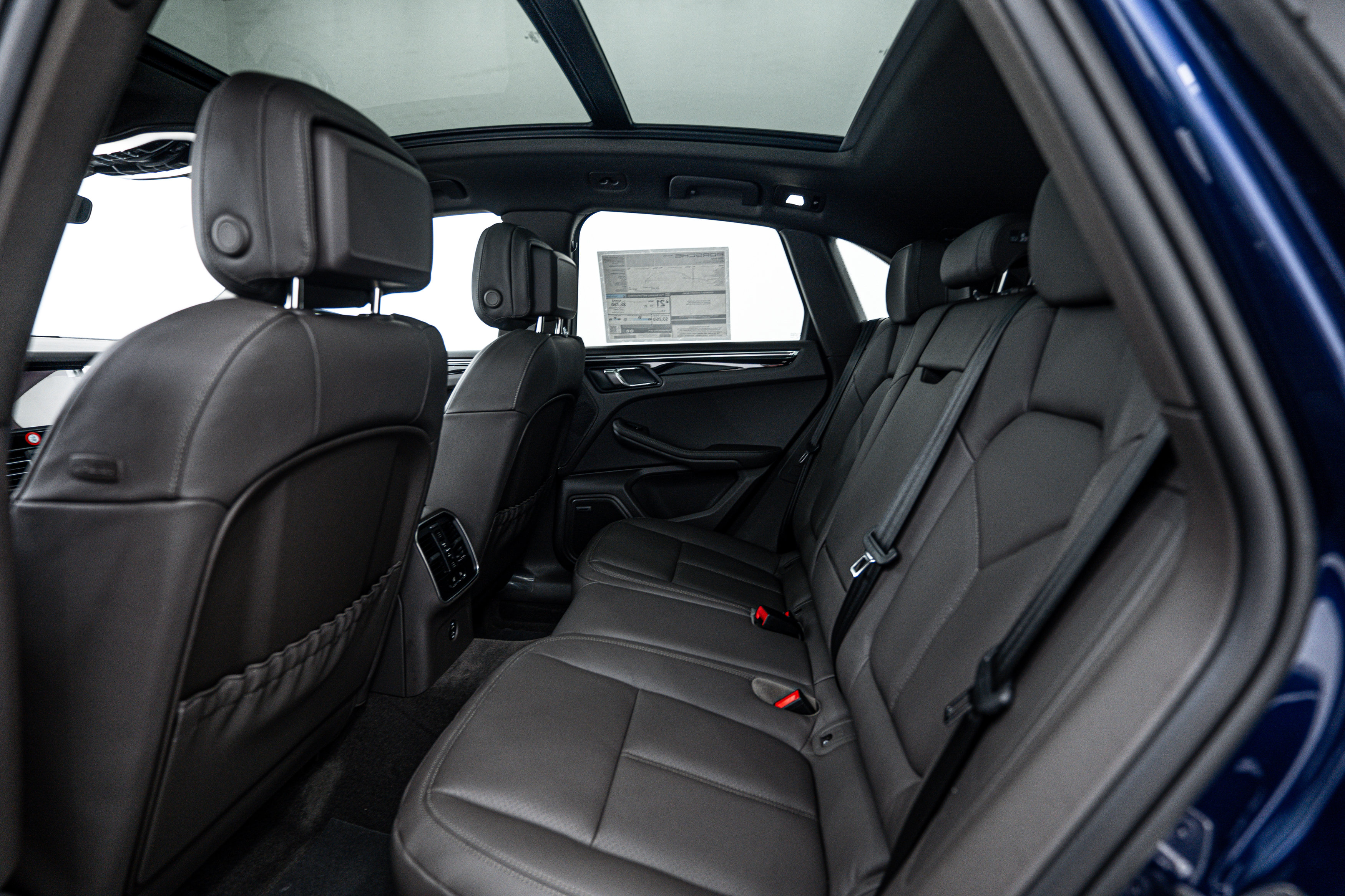 Certified 2025 Porsche Macan image 21