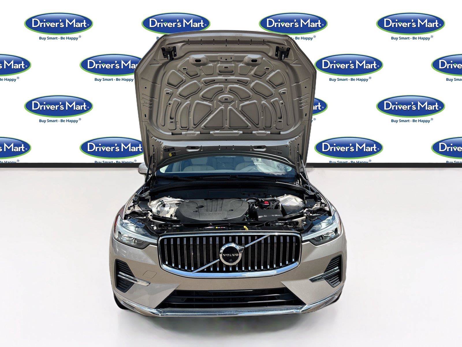 Used 2023 Volvo XC60 B5 Plus AWD/4WD image 31