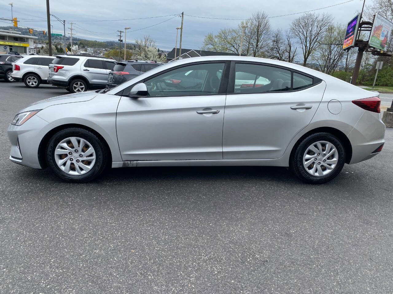 Used 2019 Hyundai Elantra SE image 6