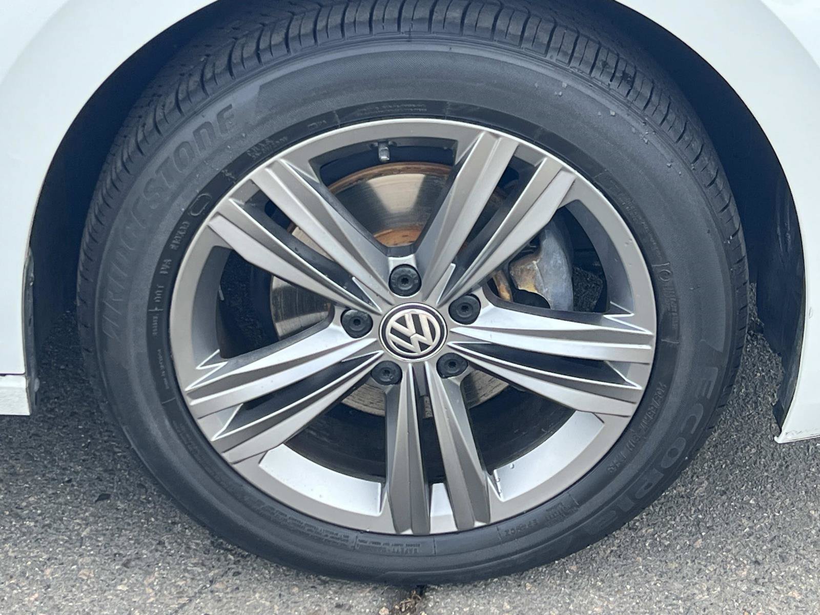 Used 2019 Volkswagen Jetta R-Line w/ R-Line Cold Weather Package FWD image 26