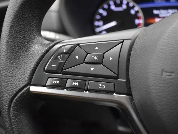 Used 2024 Nissan Sentra SV FWD image 23