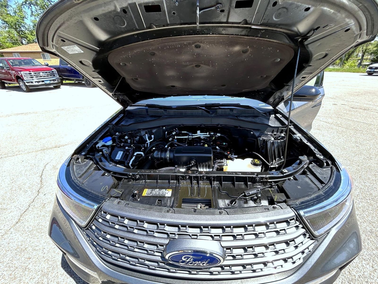 Used 2023 Ford Explorer XLT w/ Equipment Group 202A AWD/4WD image 25