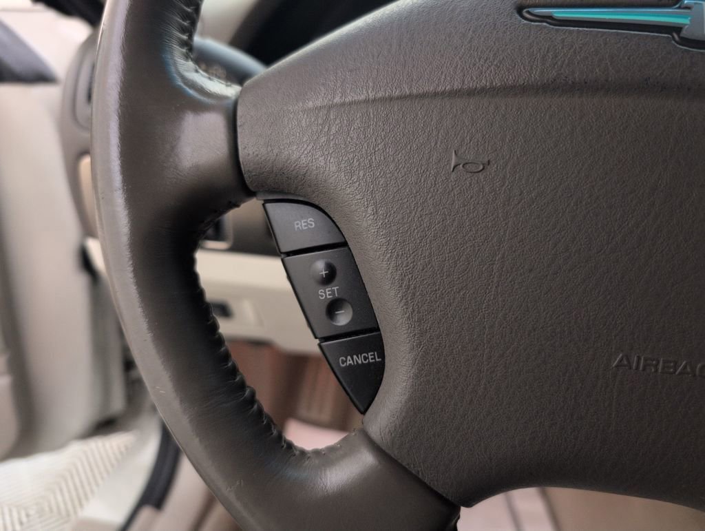 Used 2005 Ford Thunderbird 50th Anniversary image 35