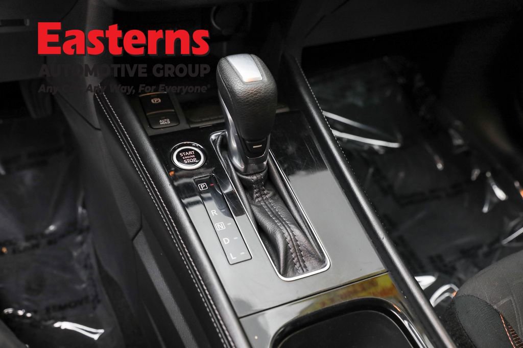 Used 2024 Nissan Kicks SR image 13