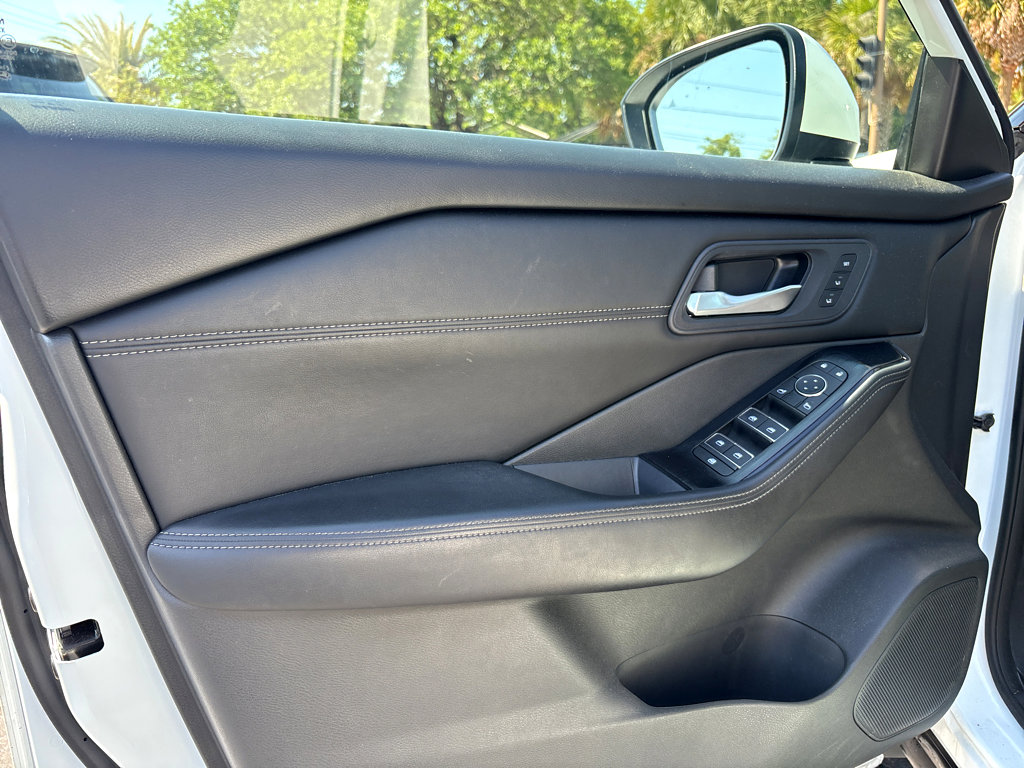 Used 2024 Nissan Rogue SL w/ SL Premium Package image 20