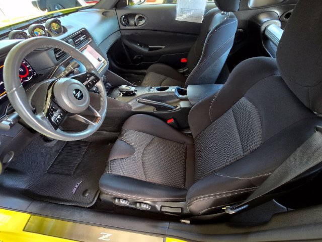 Used 2024 Nissan Z Sport w/ Floor Mat Package RWD image 9