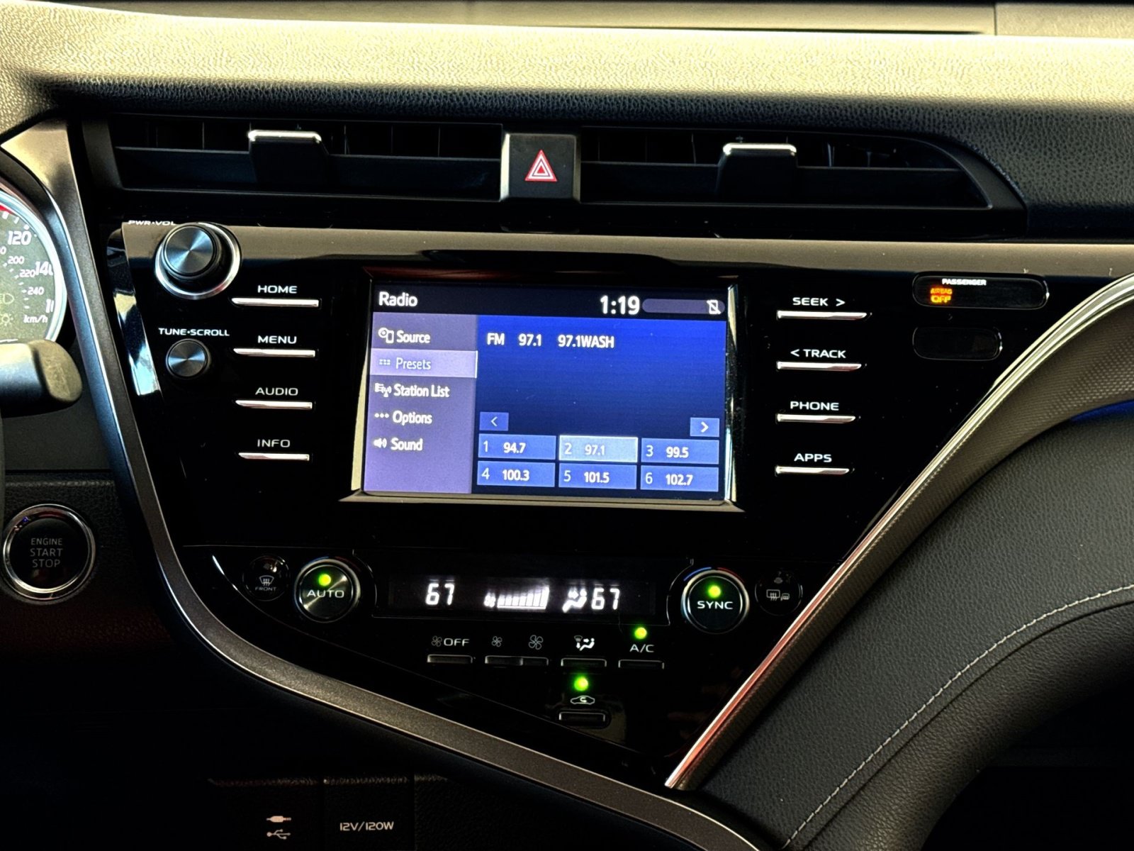 Used 2018 Toyota Camry XSE FWD image 18