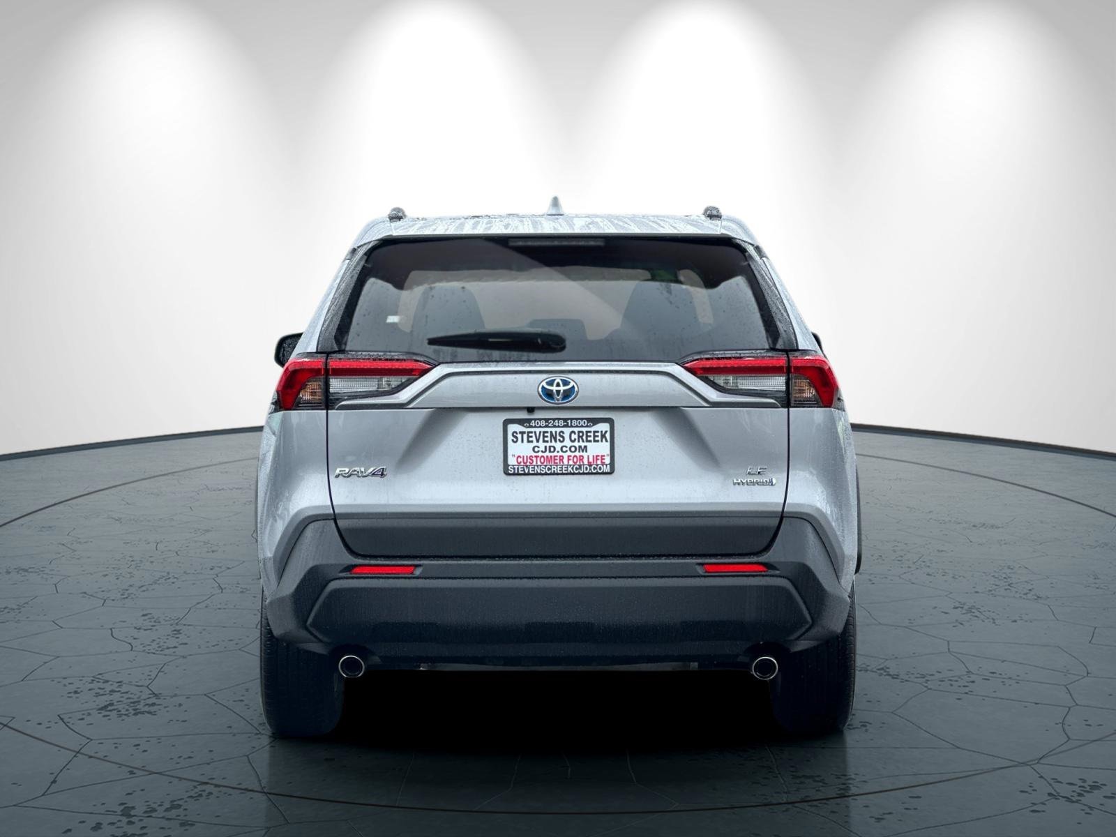 Used 2022 Toyota RAV4 LE image 5