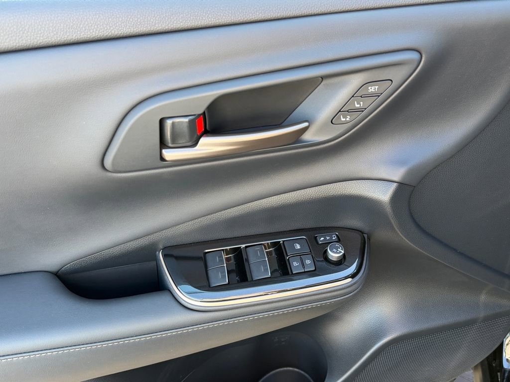 Used 2025 Toyota Crown Signia w/ Advanced Technology Package AWD/4WD image 23