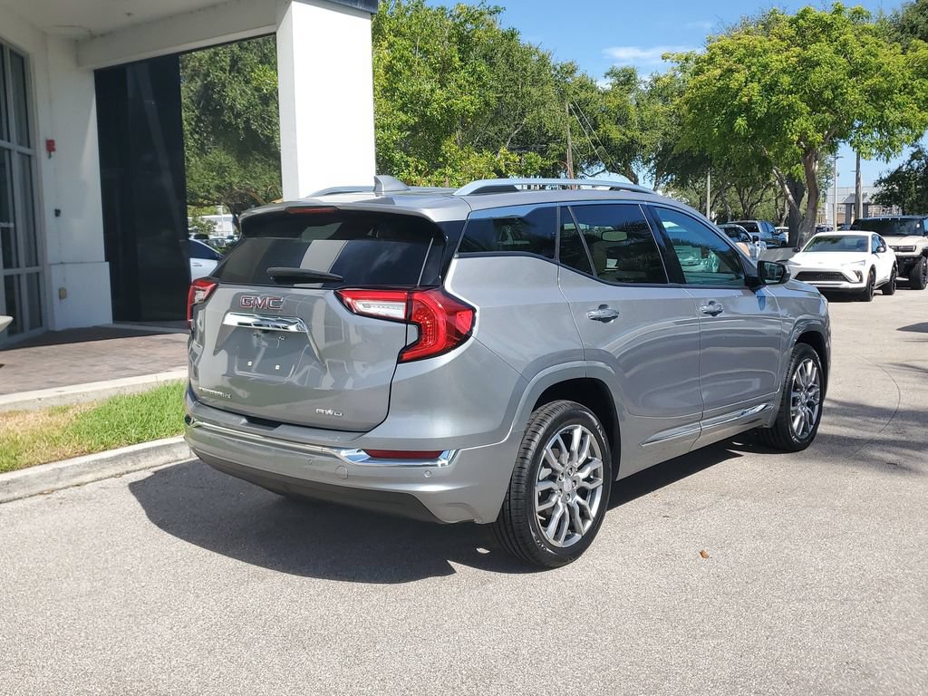 Used 2023 GMC Terrain Denali AWD/4WD image 5