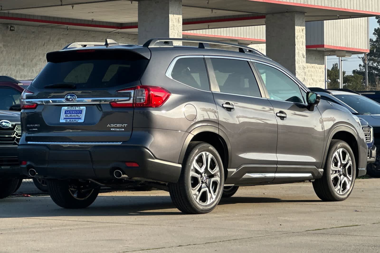 New 2026 Subaru Ascent Limited w/ Popular Package #2 AWD/4WD image 3