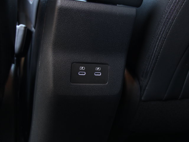 Certified 2025 Nissan Kicks SR AWD/4WD image 26