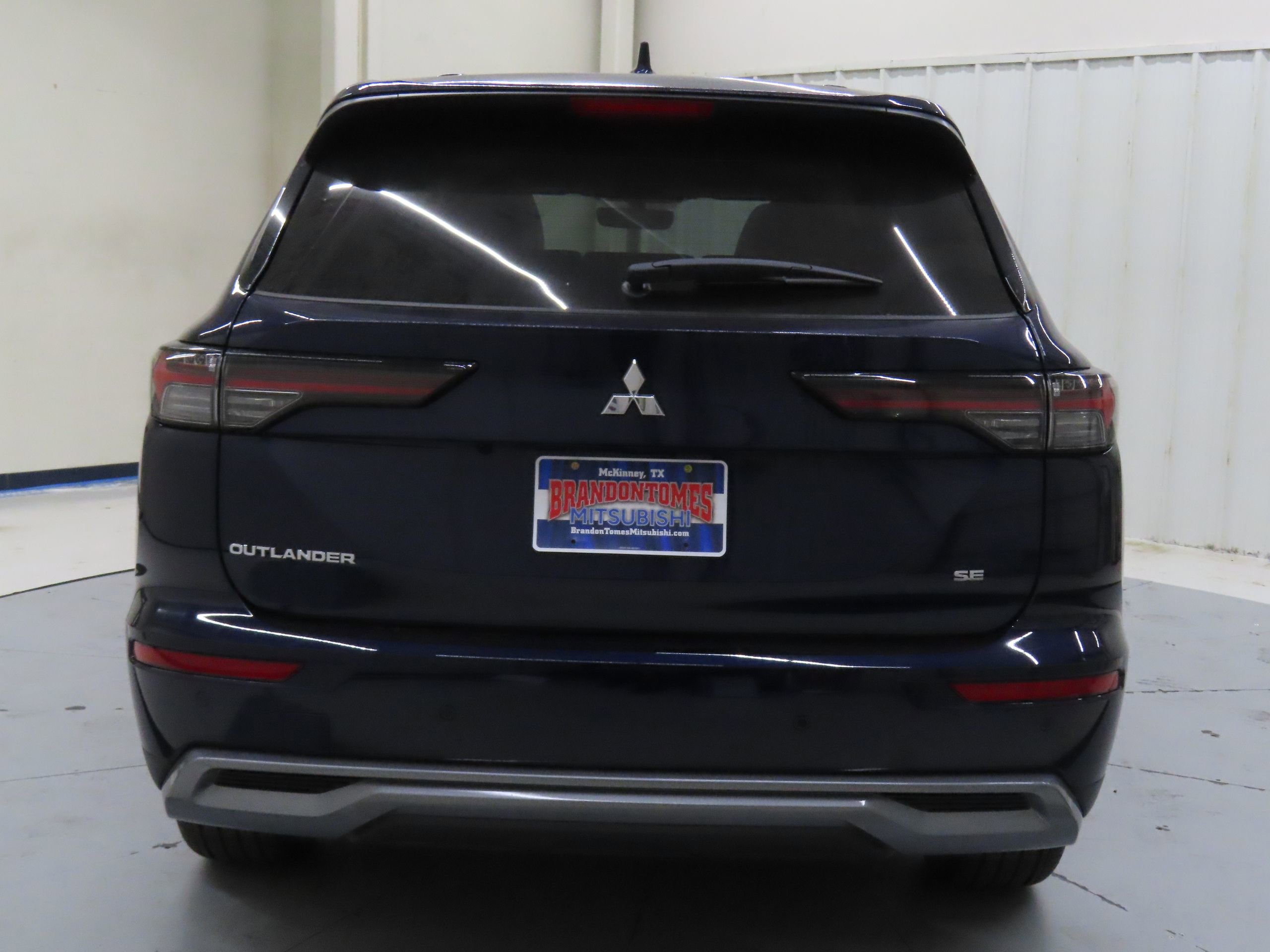 New 2025 Mitsubishi Outlander SE image 4