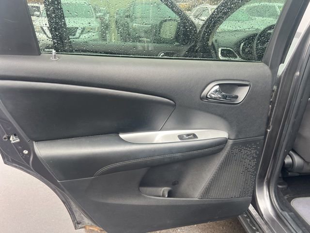 Used 2014 Dodge Journey SXT image 10