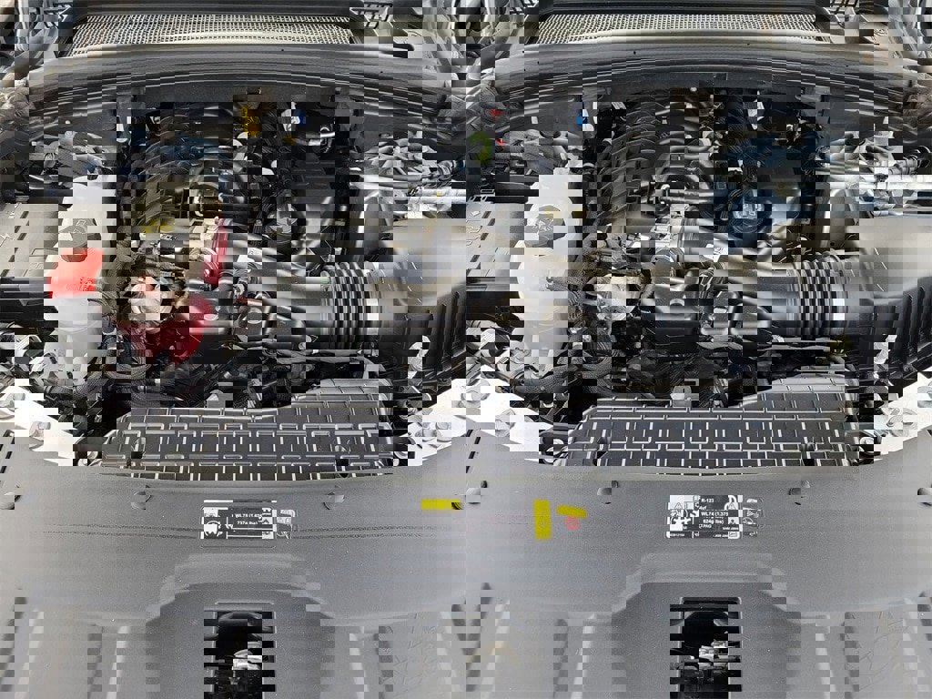 Used 2024 Jeep Grand Cherokee L Laredo image 10