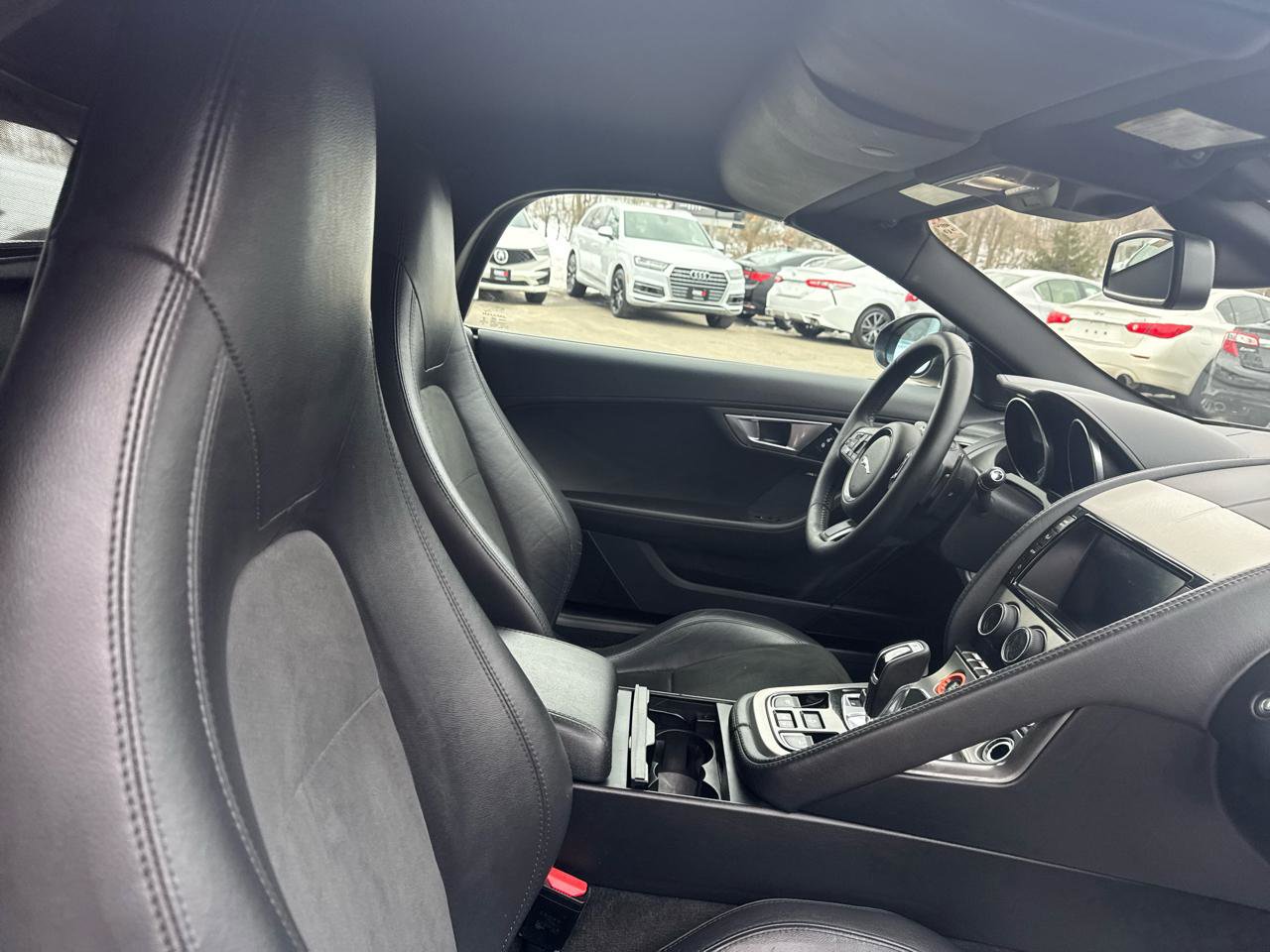 Used 2015 Jaguar F-TYPE Convertible image 37