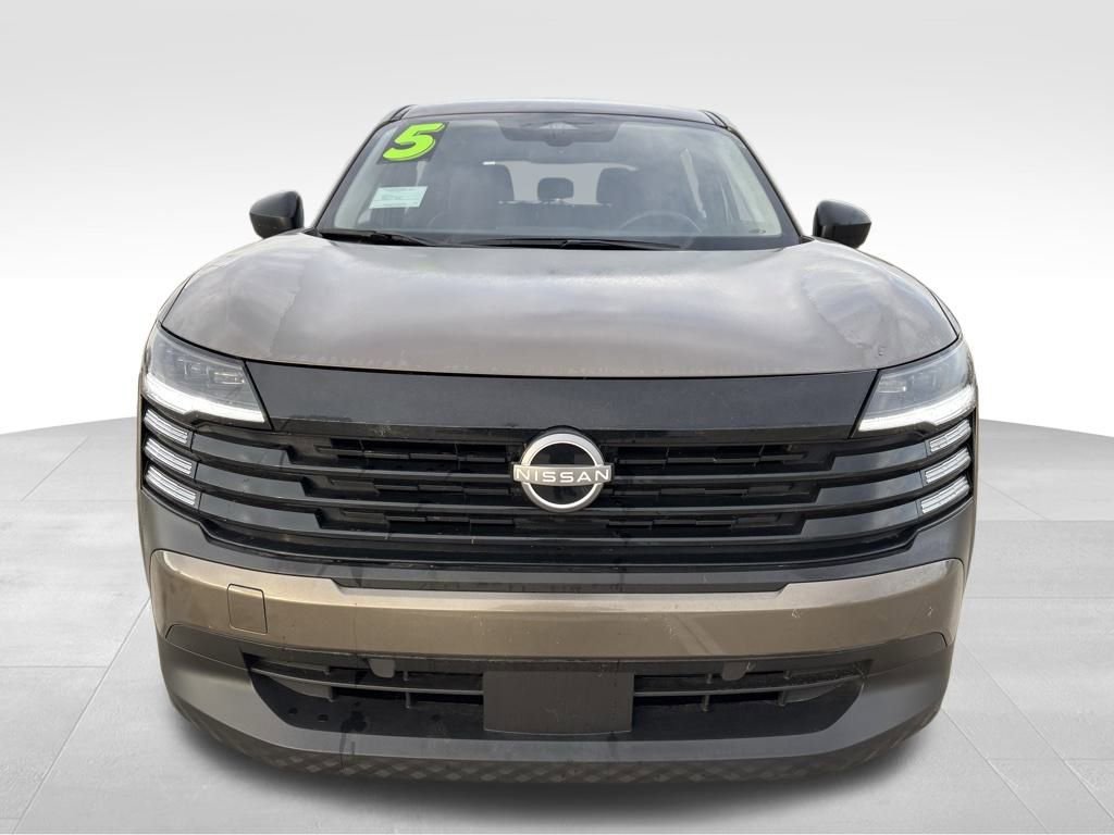 Used 2025 Nissan Kicks S image 2