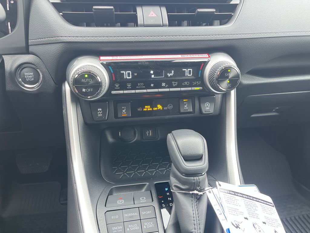 New 2025 Toyota RAV4 XLE image 18