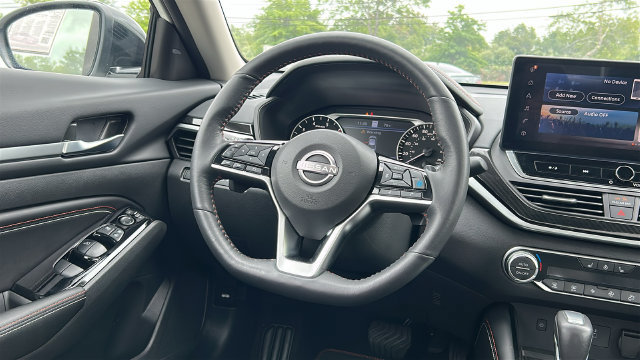 Certified 2023 Nissan Altima 2.0 SR FWD image 25