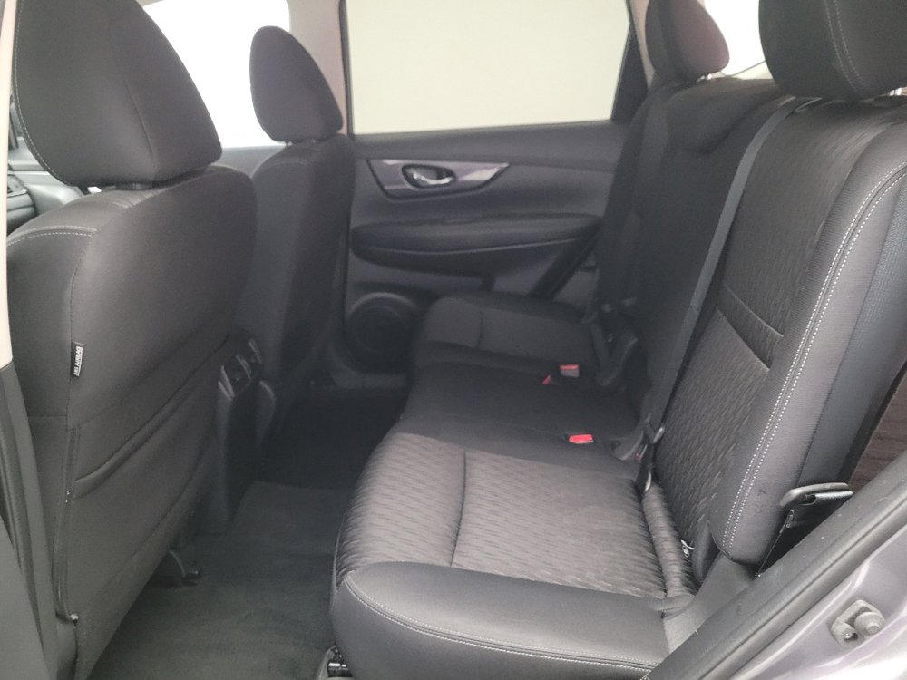 Used 2020 Nissan Rogue SV image 18