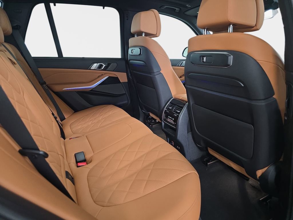 Used 2024 BMW X5 xDrive40i w/ Executive Package image 16