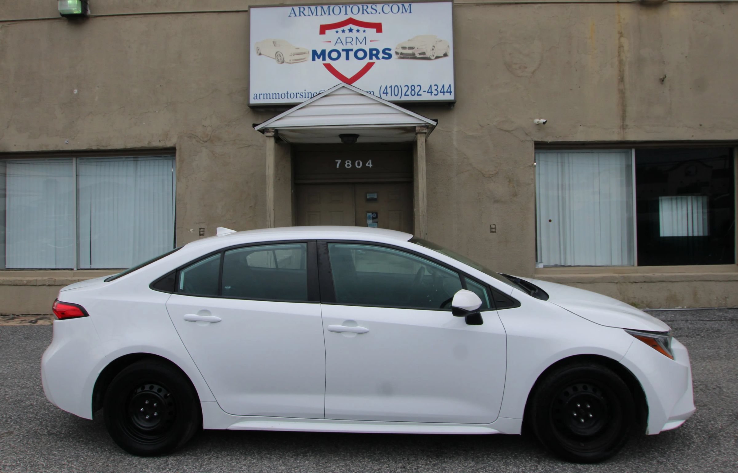 Used 2022 Toyota Corolla LE FWD image 4