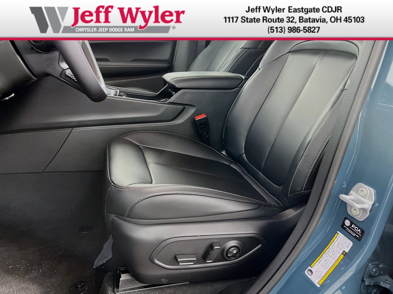 New 2026 Jeep Grand Cherokee Limited w/ Limited Altitude Package AWD/4WD image 3