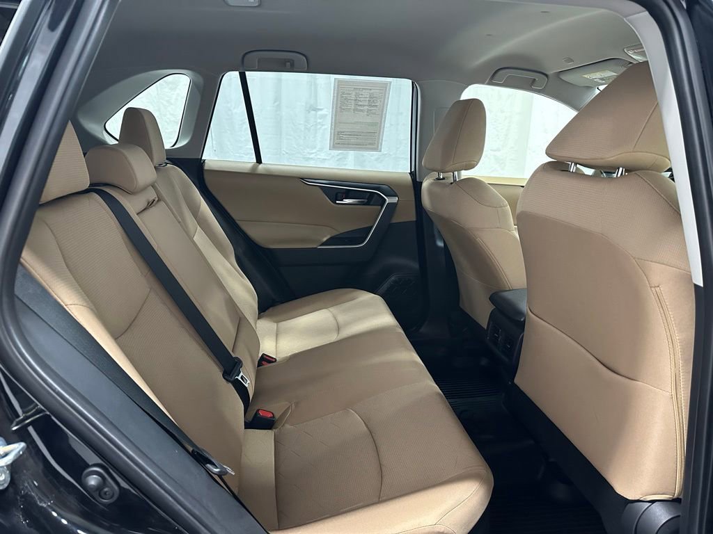 Used 2025 Toyota RAV4 XLE image 55
