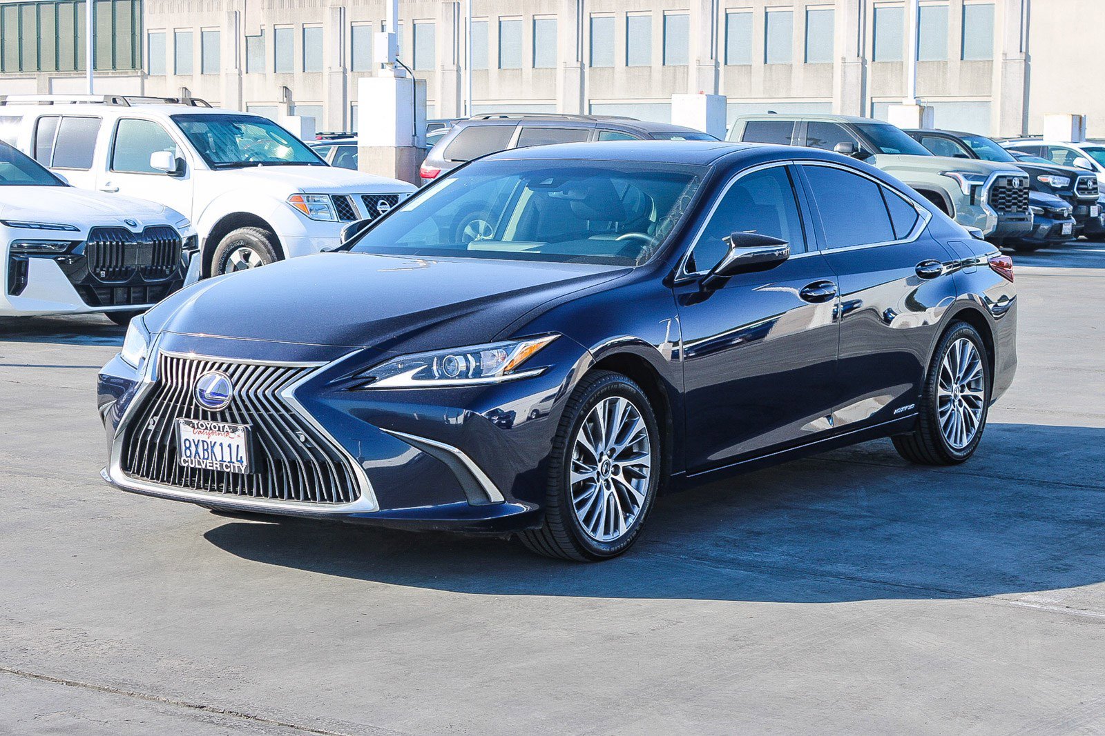 Used 2021 Lexus ES 300h w/ Premium Package image 3
