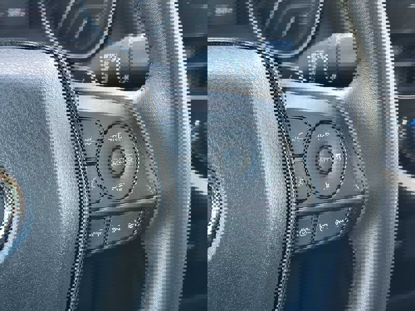 Used 2023 Toyota Camry SE image 30