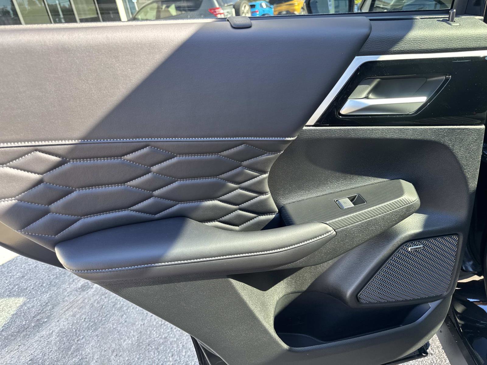 New 2026 Mitsubishi Outlander SEL image 9