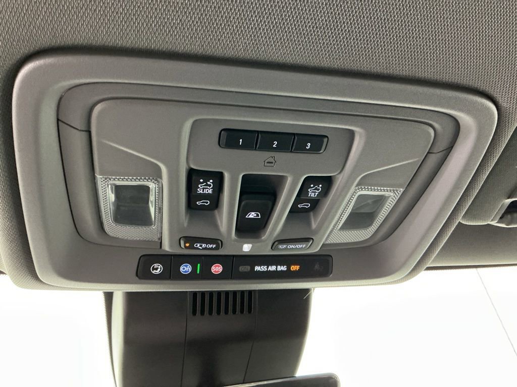 Used 2022 Chevrolet Silverado 1500 LTZ w/ LTZ Premium Package image 18