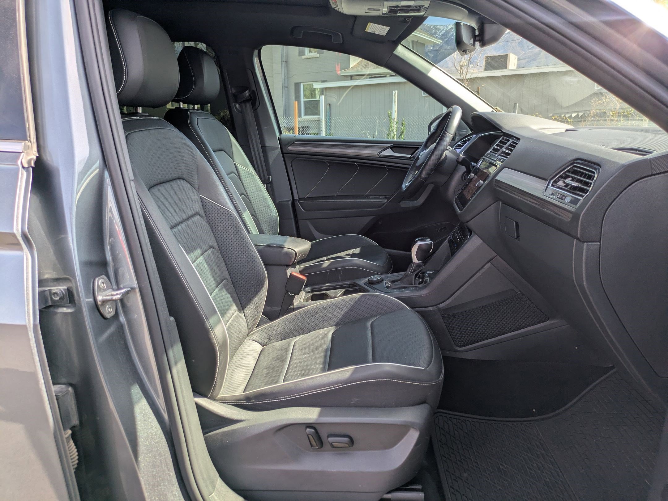 Used 2022 Volkswagen Tiguan SEL R-Line image 35