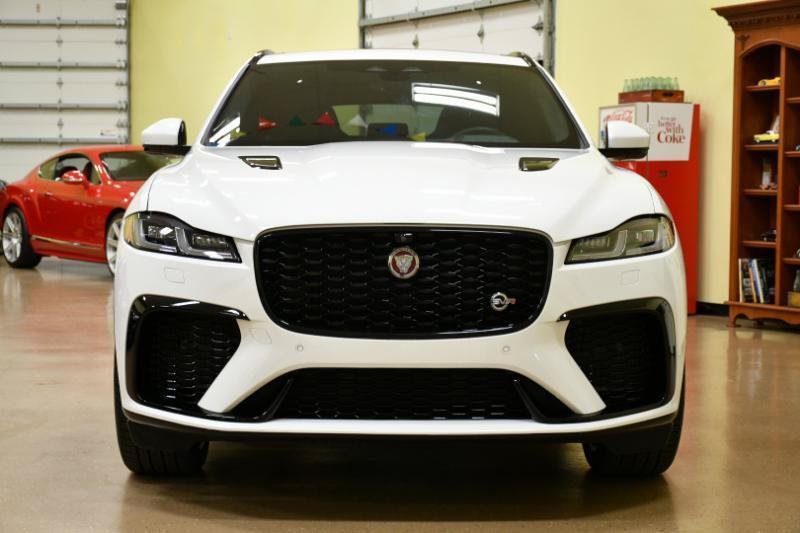 Used 2023 Jaguar F-PACE SVR AWD/4WD image 4