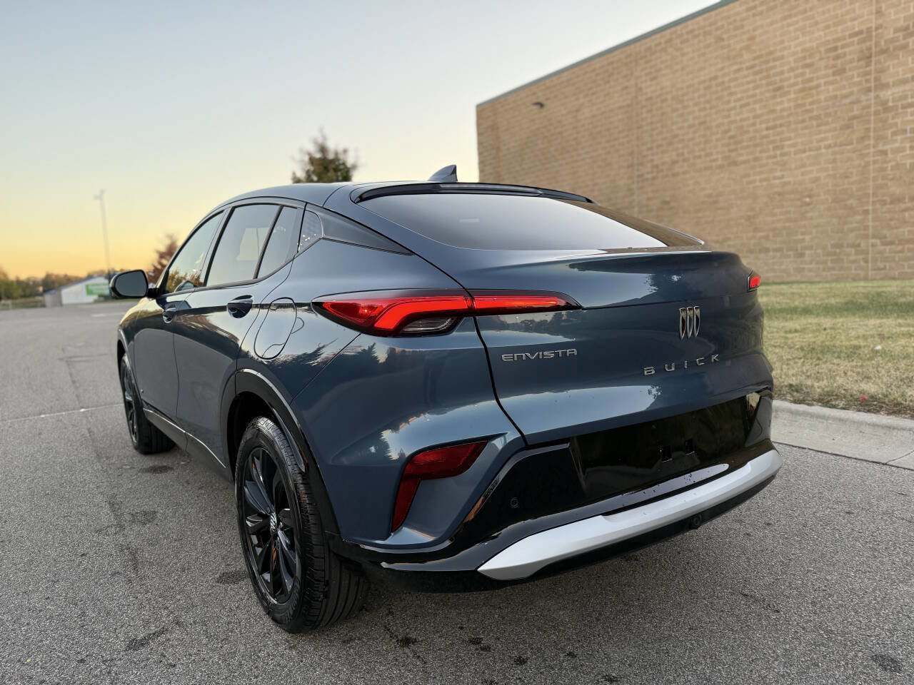 Used 2025 Buick Envista Sport Touring w/ Convenience I Package image 3