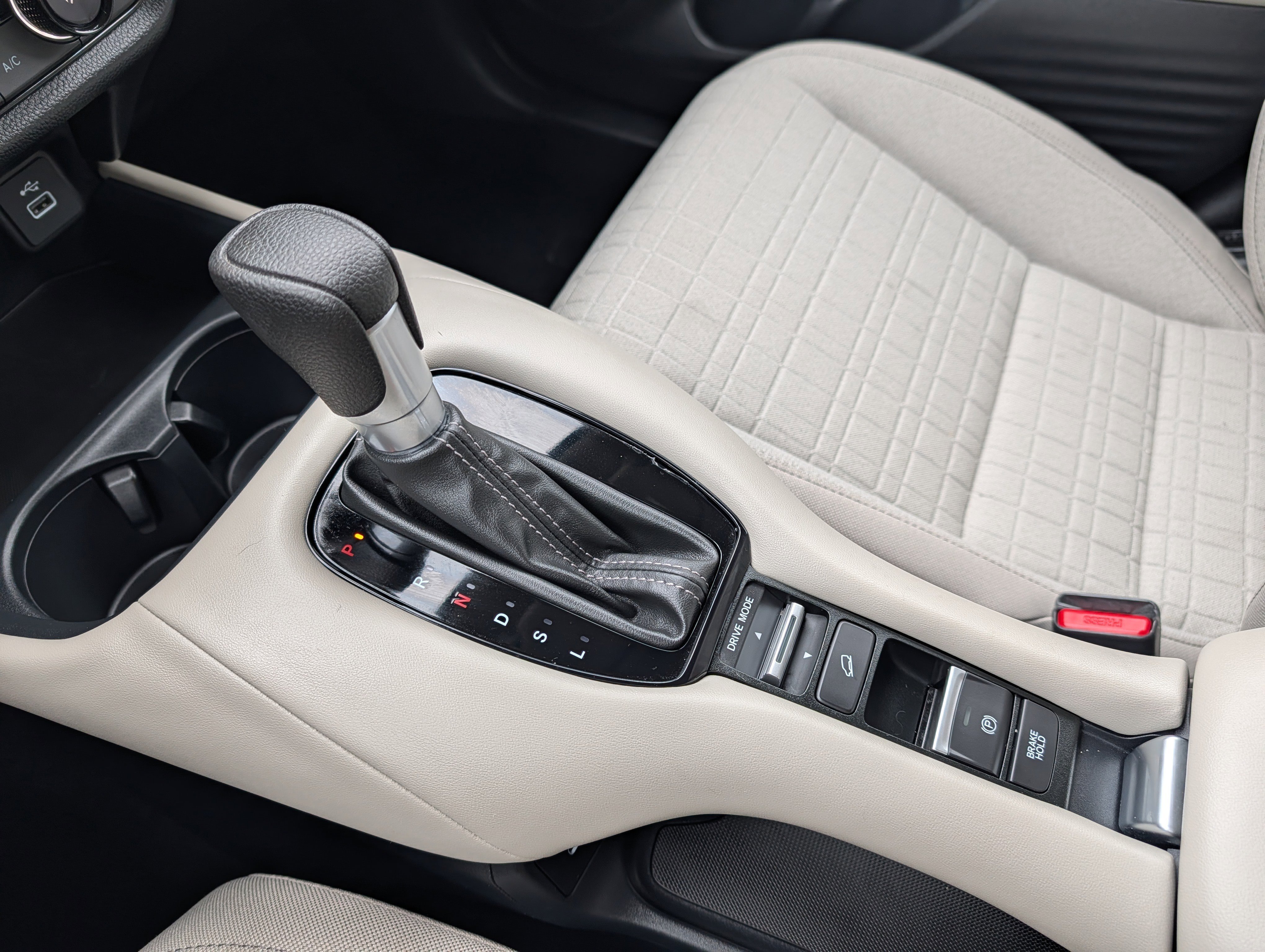 Used 2024 Honda HR-V LX image 33