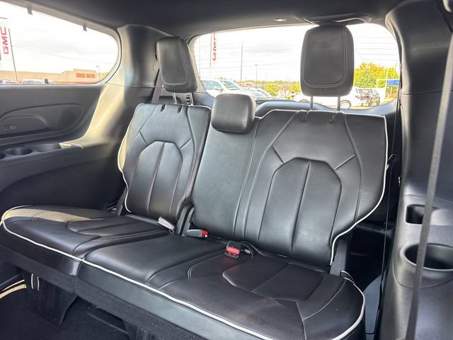 Used 2025 Chrysler Pacifica Limited FWD image 12