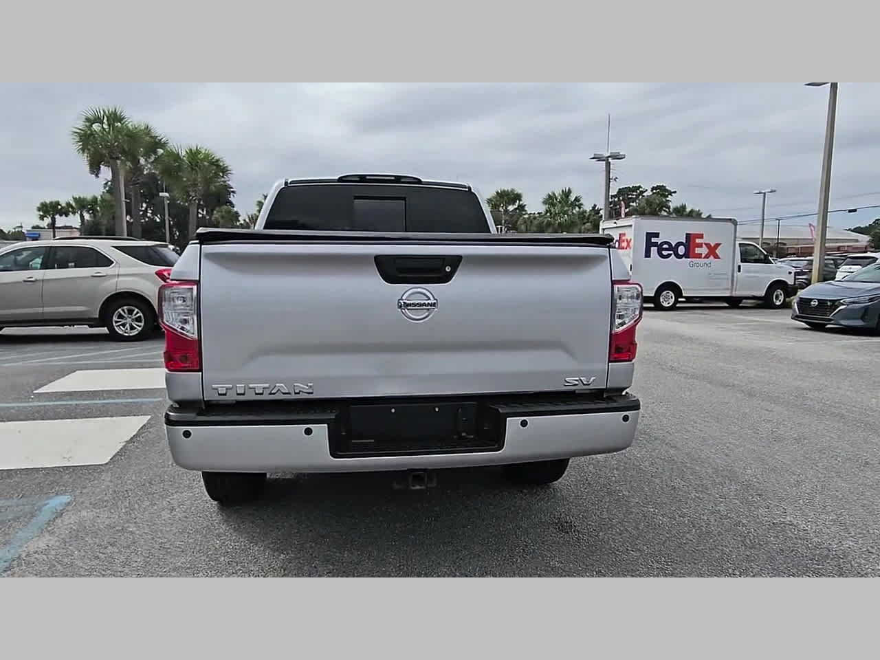 Used 2018 Nissan Titan SV w/ SV Convenience Package RWD image 29