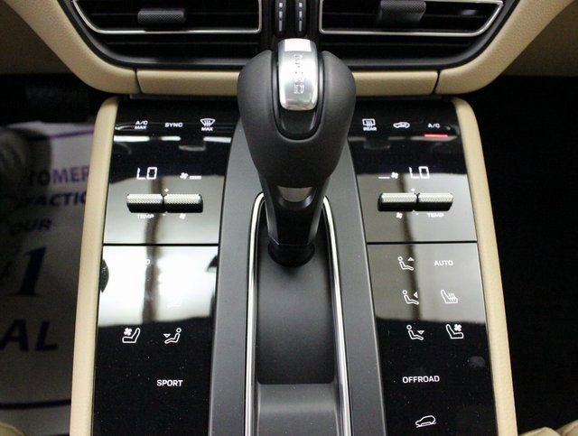 New 2024 Porsche Macan image 35