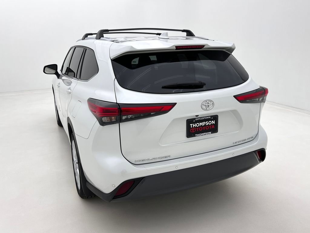 Used 2023 Toyota Highlander Limited image 8