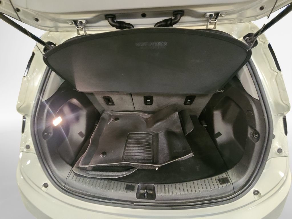 Used 2022 Chevrolet Bolt LT w/ Infotainment Package FWD image 26